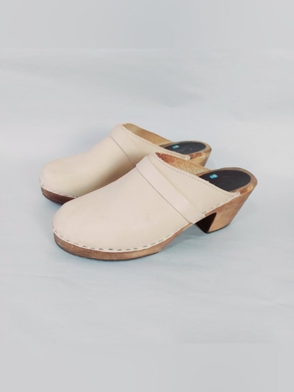 Lotta Swedish Comfort Platform Wooden Clogs 41 EU Stud Chunky Heel Beige Leather